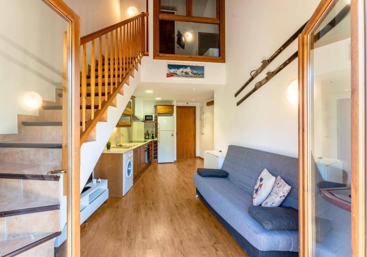 Apartamentsaloriaburg Farrera Exterior foto