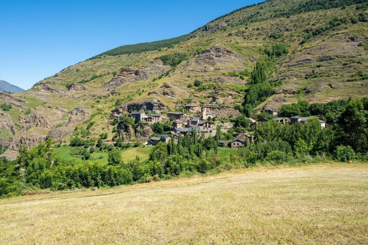 Apartamentsaloriaburg Farrera Exterior foto