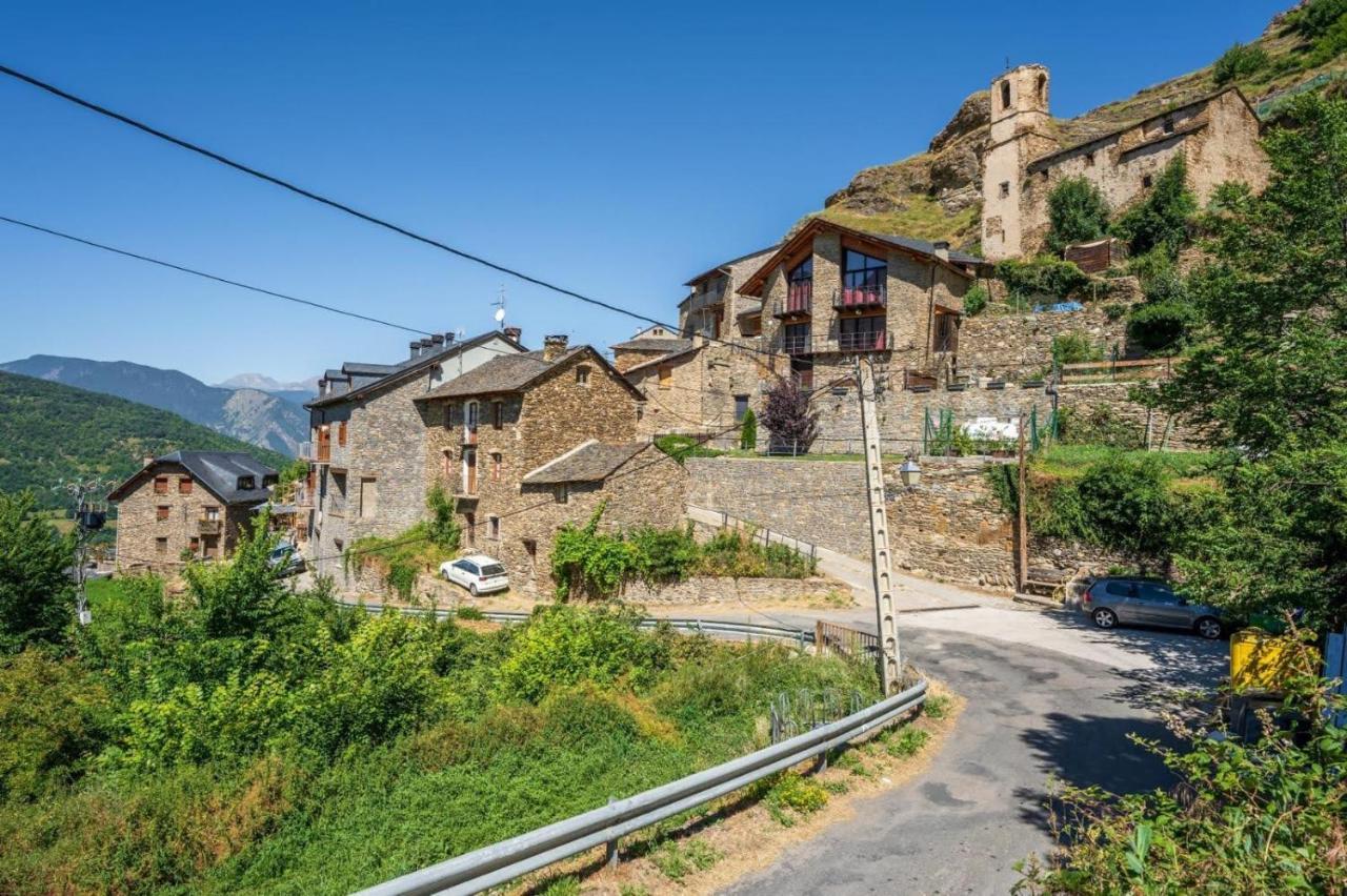 Apartamentsaloriaburg Farrera Exterior foto