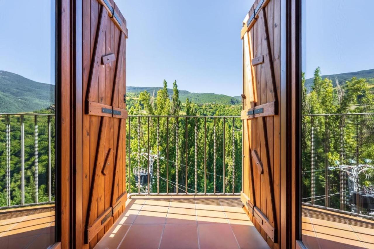 Apartamentsaloriaburg Farrera Exterior foto