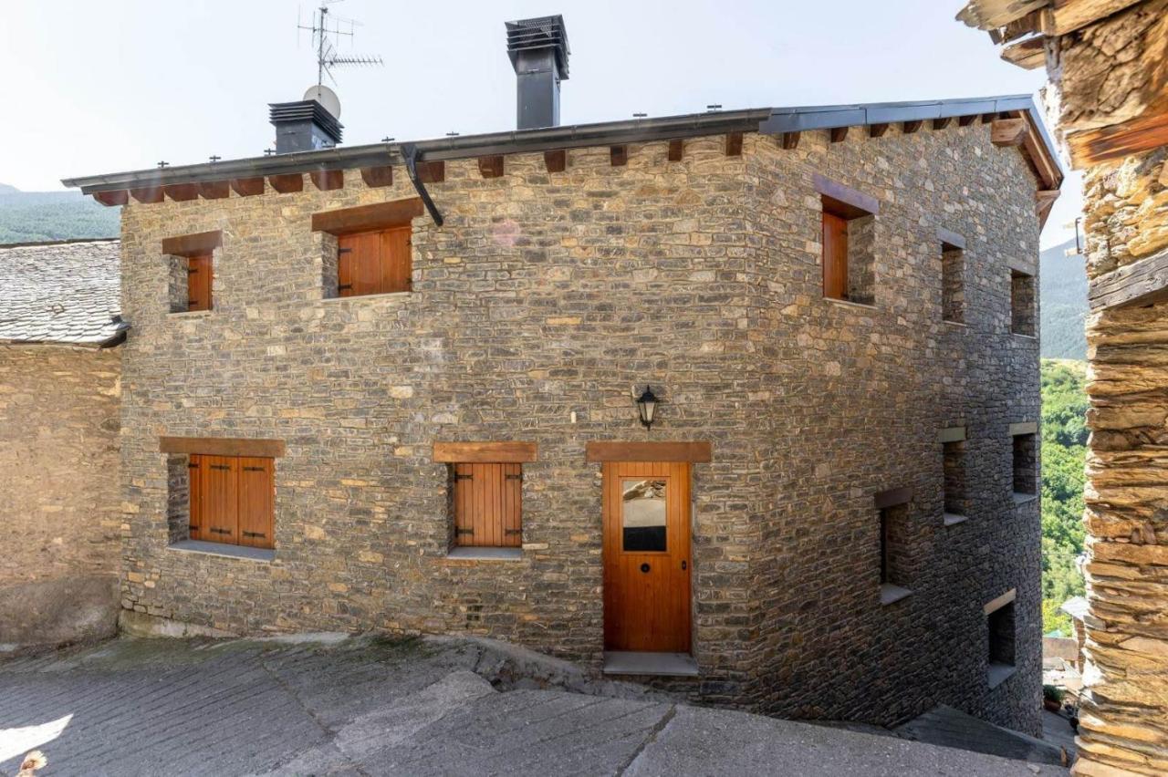 Apartamentsaloriaburg Farrera Exterior foto
