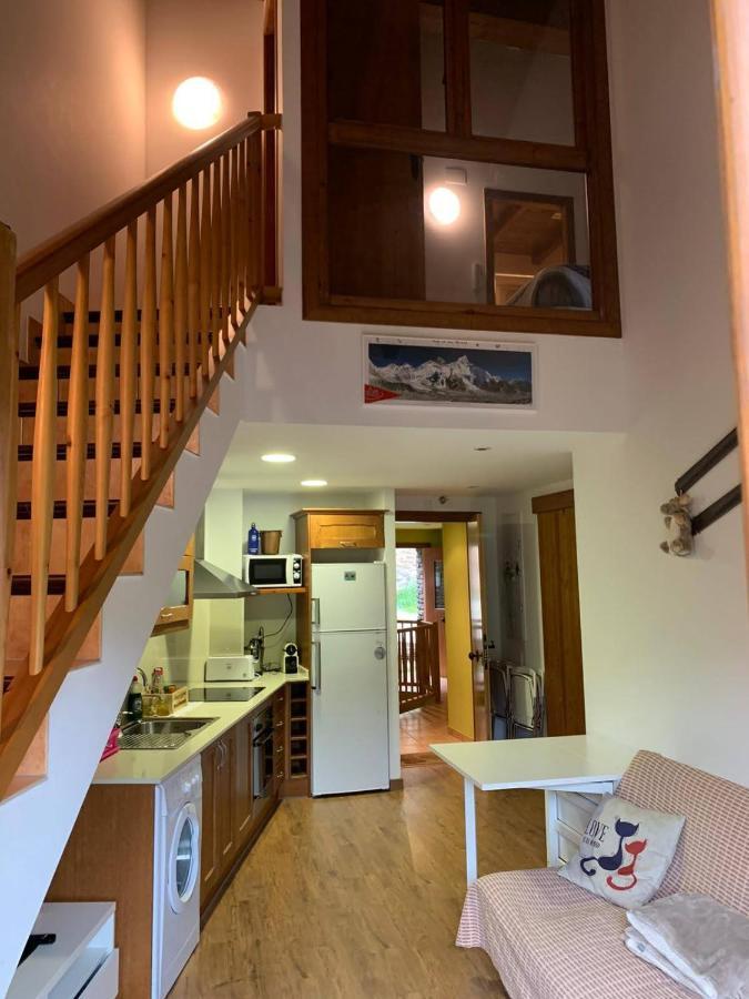 Apartamentsaloriaburg Farrera Exterior foto