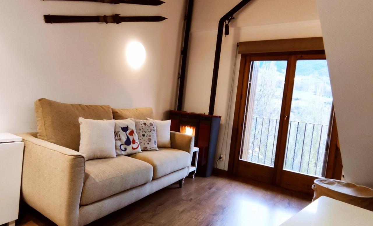 Apartamentsaloriaburg Farrera Exterior foto